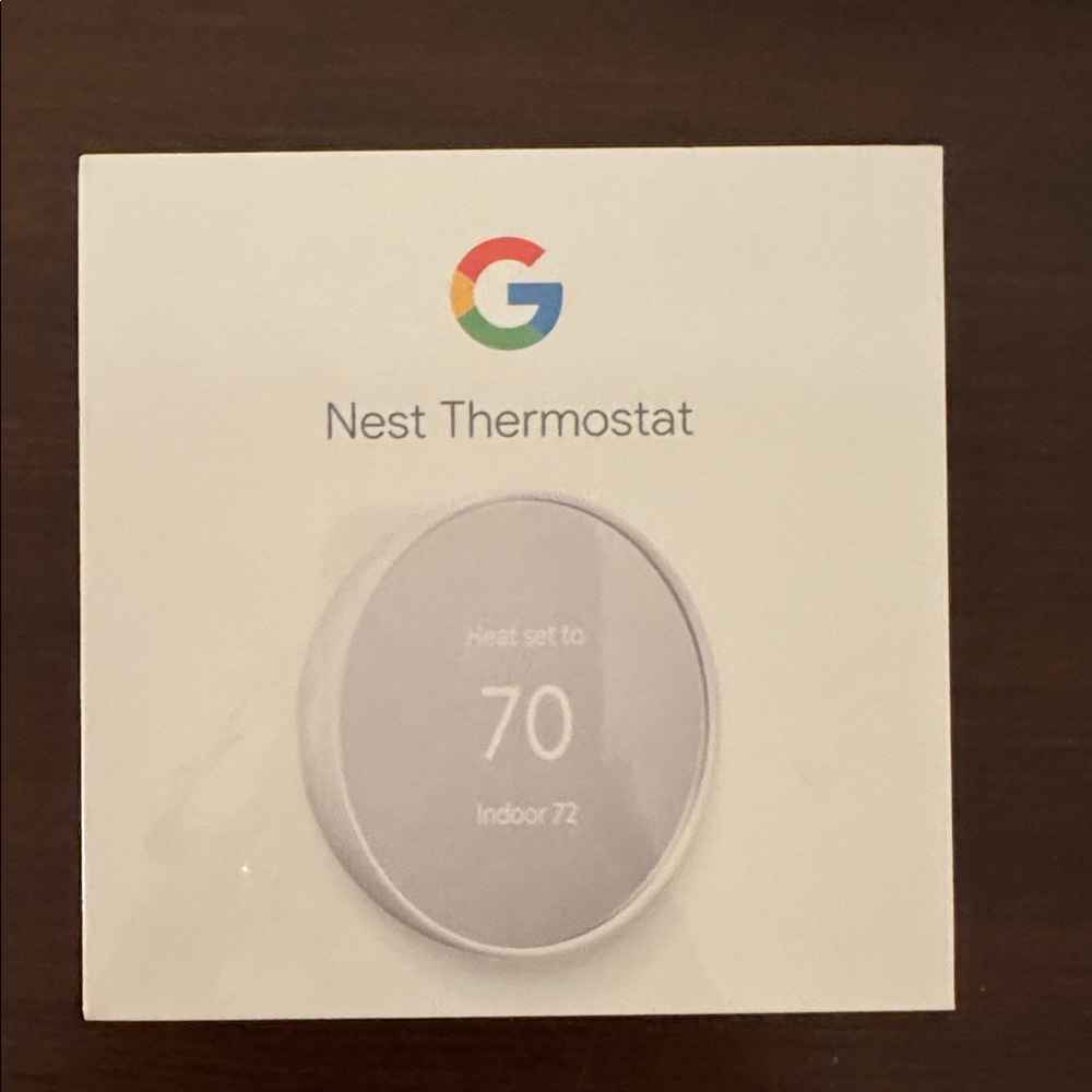 Google Nest Thermostat in White / Snow. Retail $129. BRAND NEW IN WRAPPER